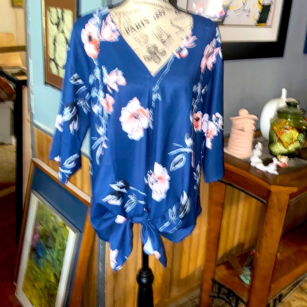 Pattered tie shirt